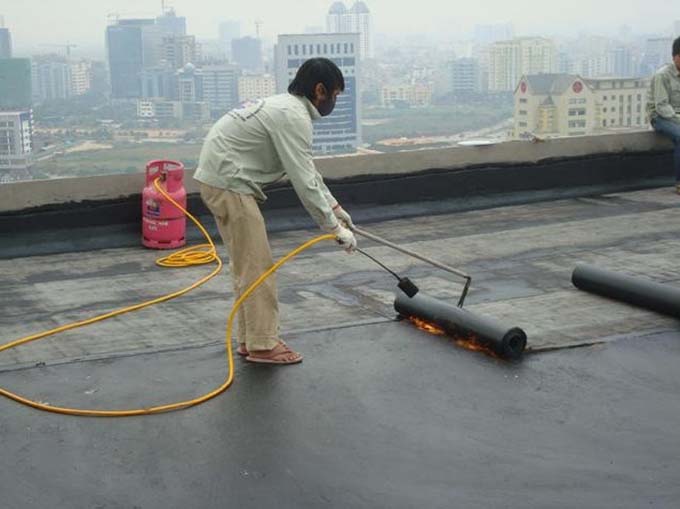 Thi công chống thấm bằng màng khò nóng